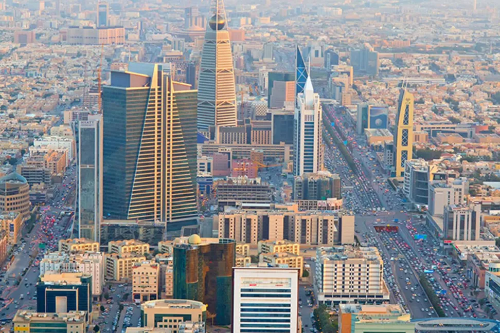 «اصلاح» قانون خرید مشروبات الکلی در عربستان سعودی: برای خارجی‌های ثروتمند آزاد، برای عموم ممنوع