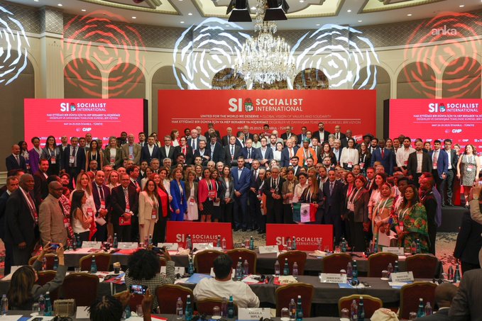 پس از حمله آمریکا به ونزوئلا، «بین‌الملل سوسیالیستی» (Socialist International) خواستار «خویشتنداری» شد: کمال اوکویان واکنش شدید نشان داد