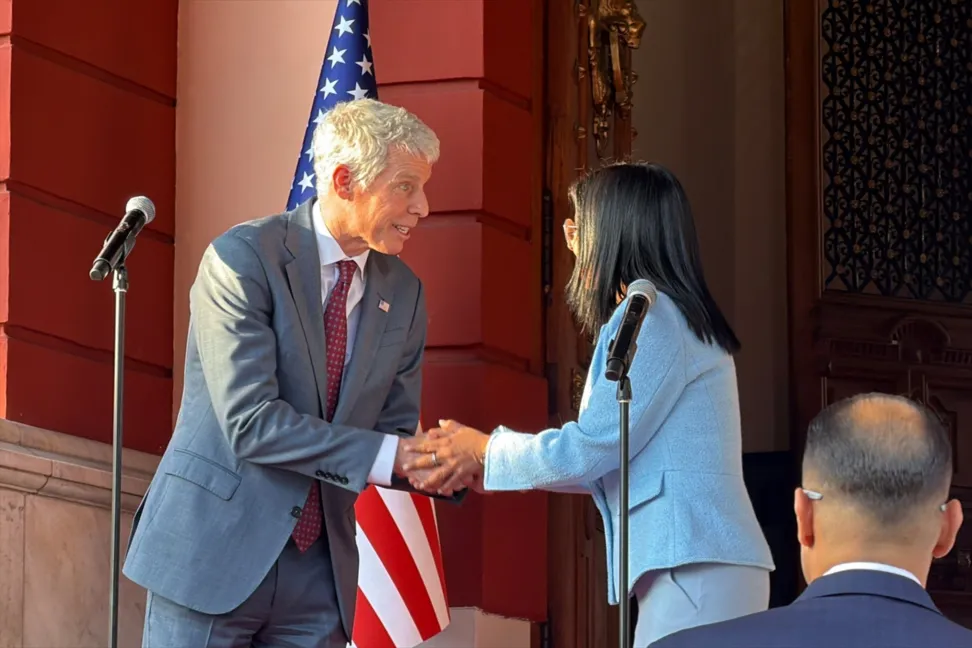 آمریکا جایگاه خود را در ونزوئلا و در برابر رقبا تثبت می‌کند